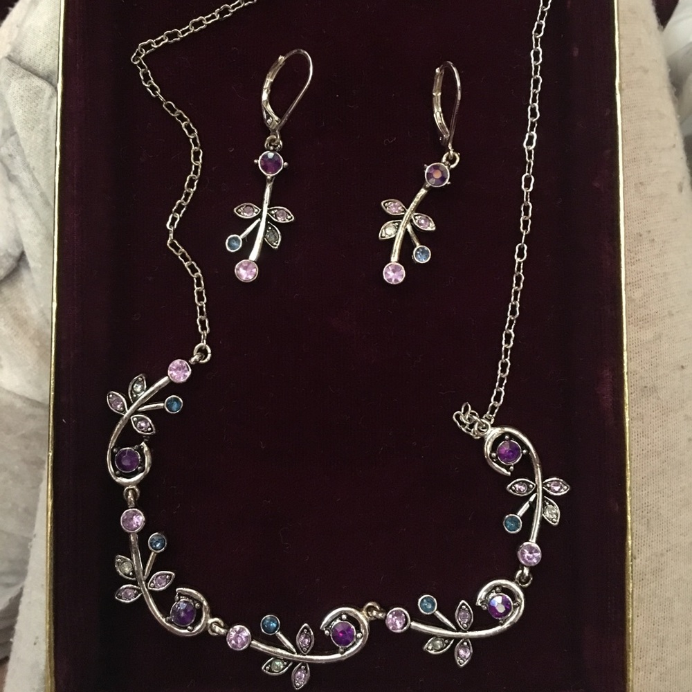 Silver jewelry set with multi colored diamonds